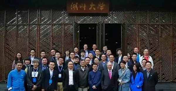 数字江湖风云录：币安与OKX的巅峰对决
