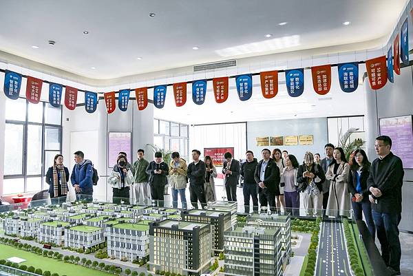 加密货币市场的阴阳怪气：散户比机构还会玩？